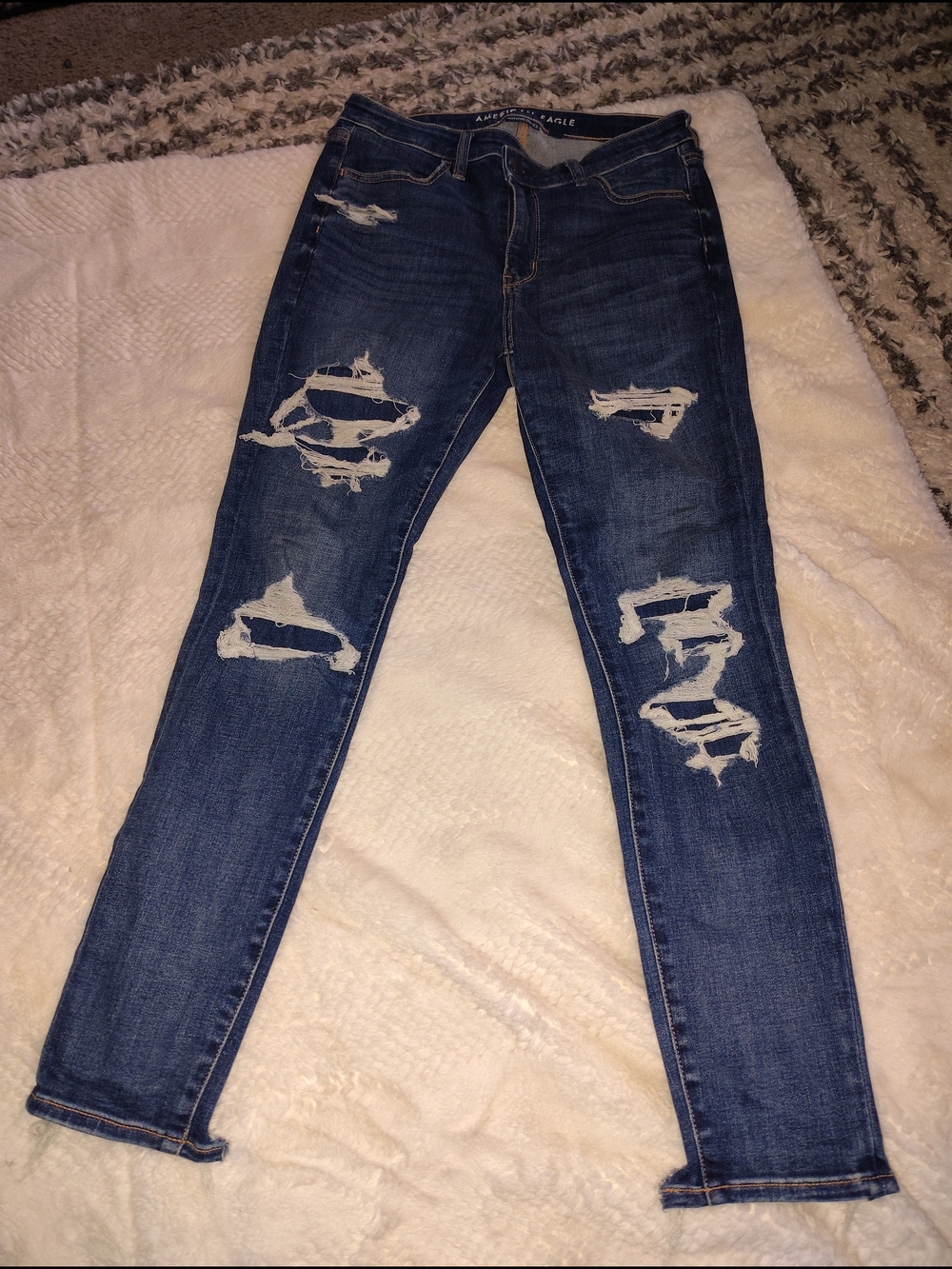 American Eagle Outfitters Medium Blue Distressed Skinny Jeans